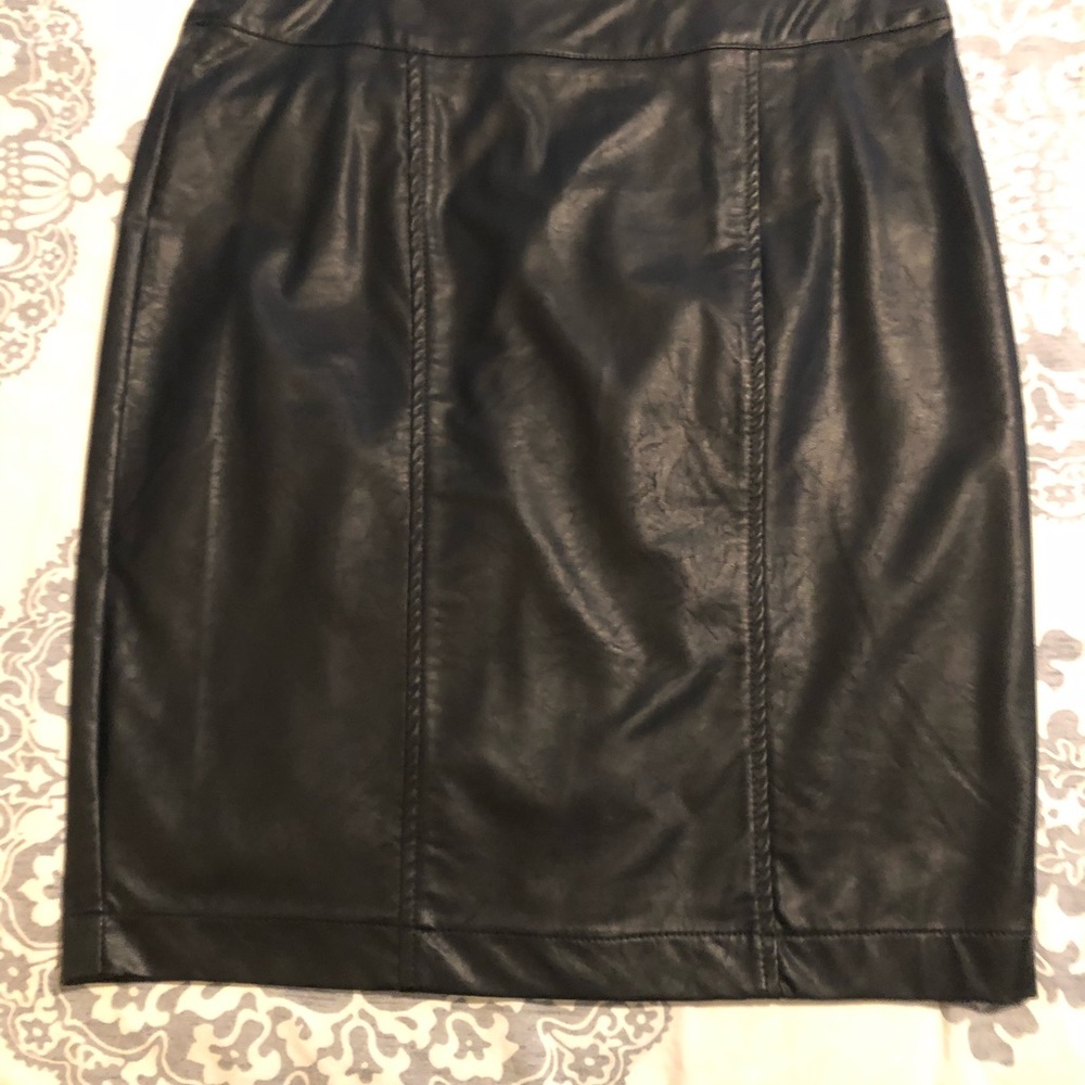 Faux leather pencil skirt size size M